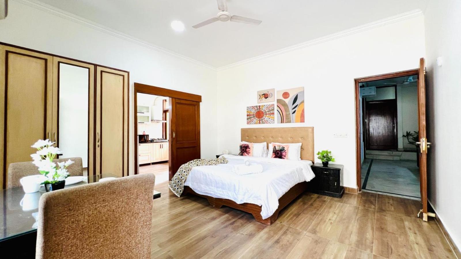 Apartment Olive Service Apartments Dlf Galleria Gurgaon *