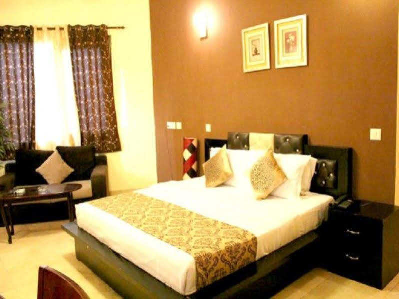 Apartment Olive Service Apartments Dlf Galleria Gurgaon *