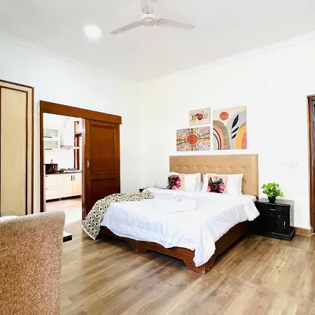 Olive Service Apartments Dlf Galleria Gurgaon Exterior photo