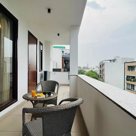 Olive Service Apartments Dlf Galleria Gurgaon Room photo