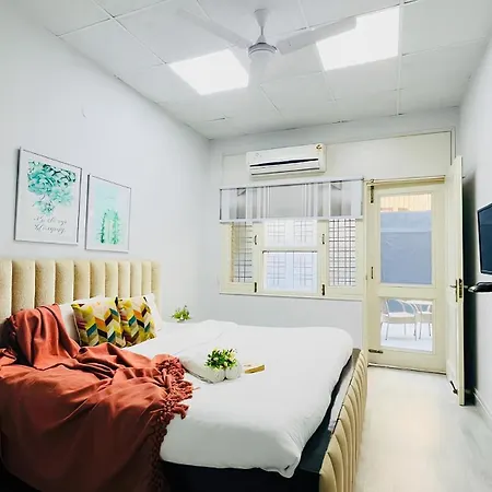 Olive Service Apartments Dlf Galleria Gurgaon Room photo