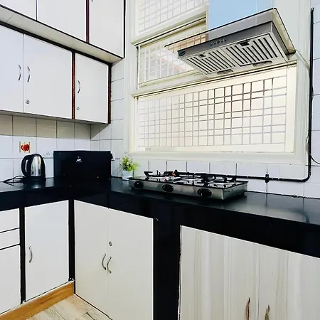 Olive Service Apartments Dlf Galleria Gurgaon Room photo