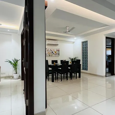 Olive Service Apartments Dlf Galleria Gurgaon Room photo