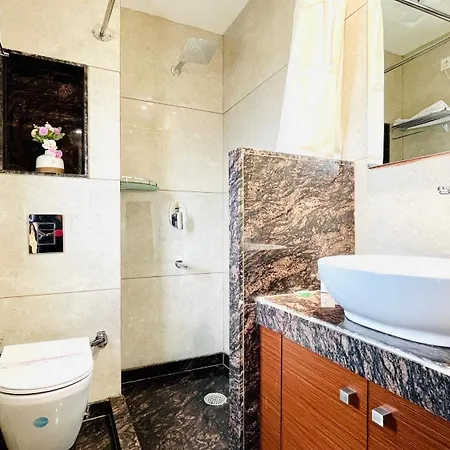 Olive Service Apartments Dlf Galleria Gurgaon Room photo